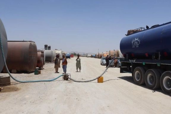 افزایش بهای نفت در قندهار؛ طالبان چهار هزار تانکر سوخت را در گمرکها متوقف کرده است