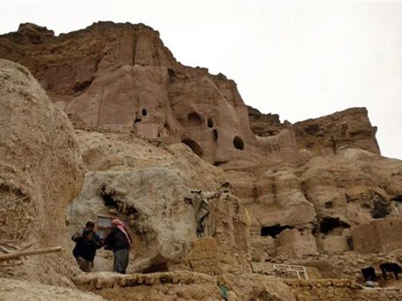 طالبان: د هغو سلو کورنیو لپاره ۲ بهرني بنسټونه کورونه جوړوي، چې د بامیان سمڅو کې اوسېږي