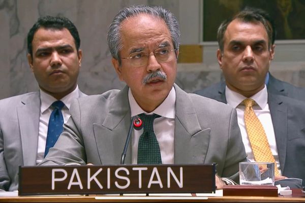 ملګرو ملتونو کې د پاکستان استازی: طالبان دې د انزوا او یا د سولې لاره غوره کړي