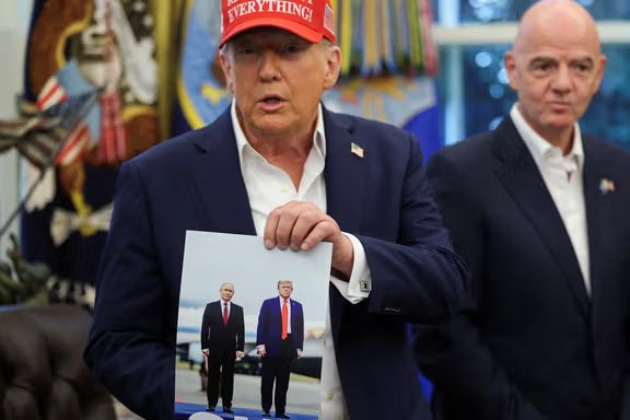 ډونالډ ټرمپ: په راتلونکو دوه اوونیو کې به د اوکراین جګړې وضعیت روښانه شي