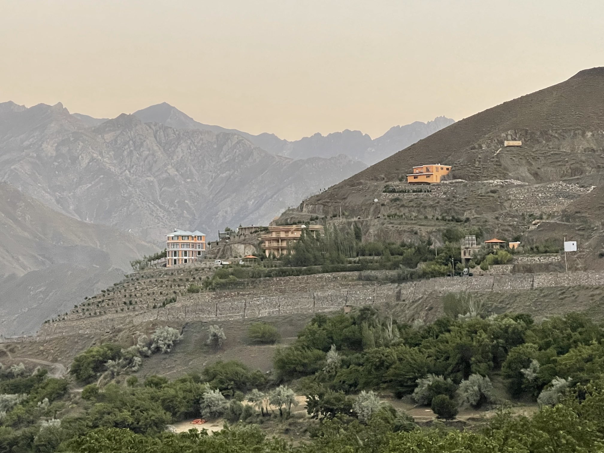 وزیر عدلیه پیشین: طالبان خانه مرا در پنجشیر قرارگاه نظامی ساخته و اموالم را غارت کرده است