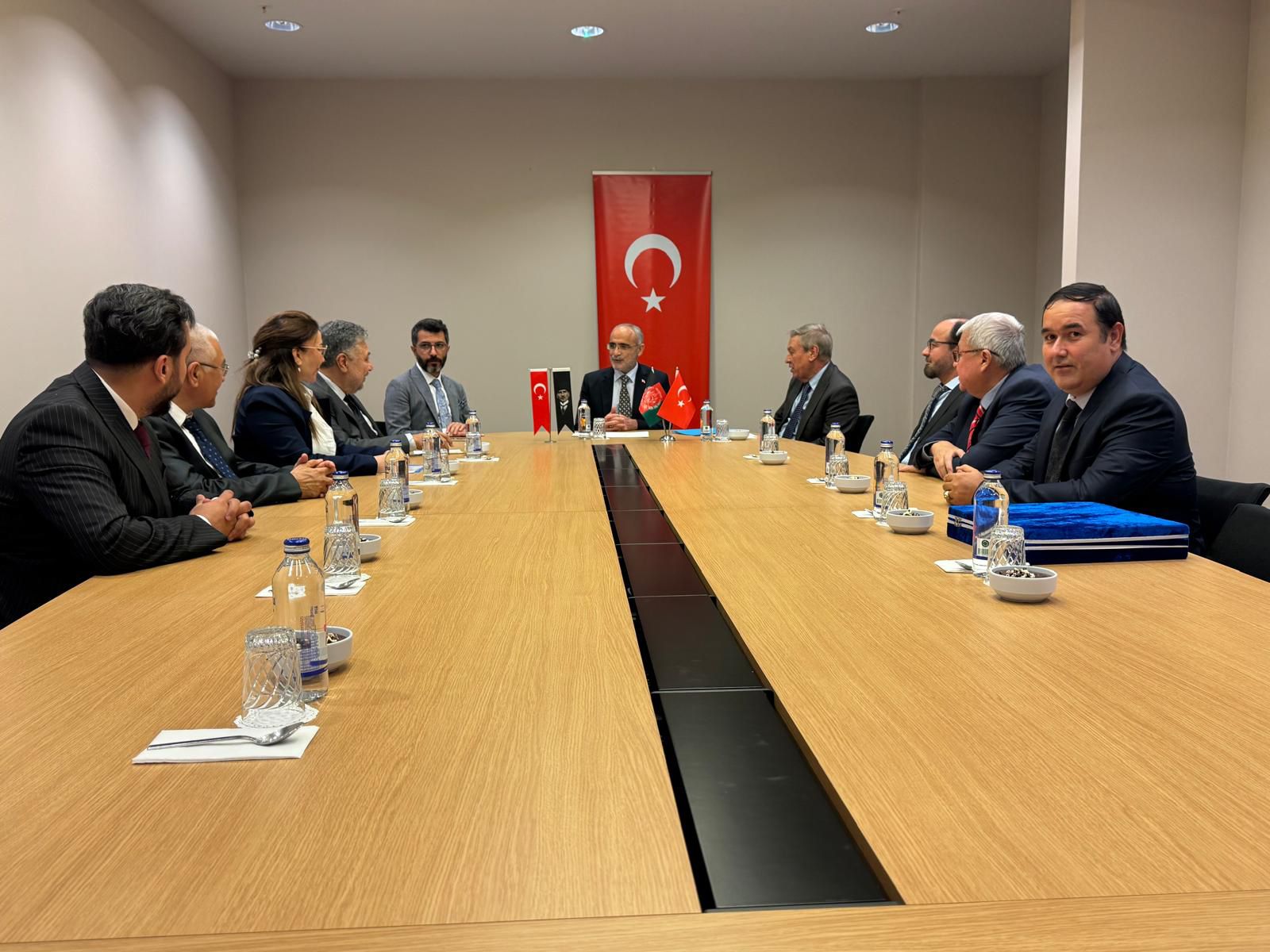 مشاور ارشد اردوغان بر تشکیل حکومت فراگیر و تامین حقوق زنان در افغانستان تاکید کرد