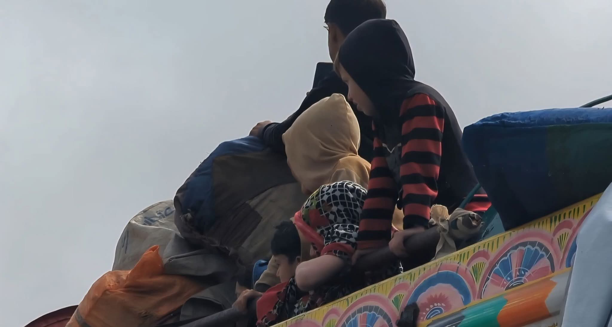 په تېرو شپږو ورځو کې له ایران او پاکستان نه نږدې ۲۷زره کډوال بېرته افغانستان ته ستانه شوي