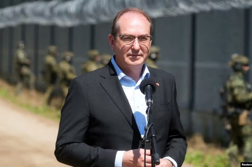 ألمانيا تنقل أكثر من 500 أفغاني من باكستان خلال أسبوعين