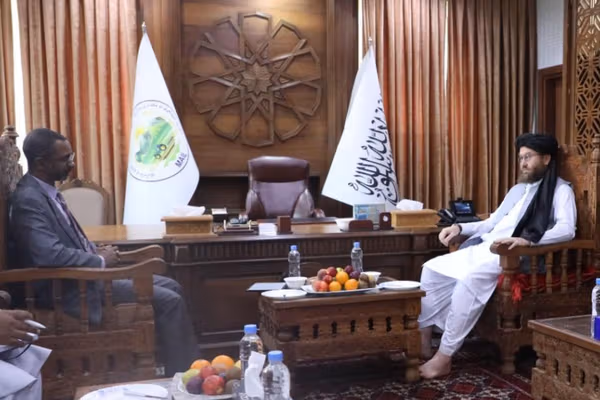 طالبانو کرنې وزیر: د کورنیو تولیداتو د پیاوړتیا لپاره د کرنیزو وارداتي توکو تعرفې لوړې شوې