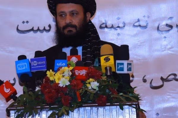 وزیر مخابرات طالبان: پزشکان مرد اجازه دارند به بدن زنان دست بزنند