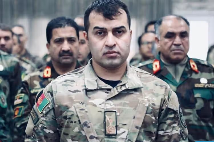 سادات: الأفغان يحاربون أولاً ثم يمارسون السياسة