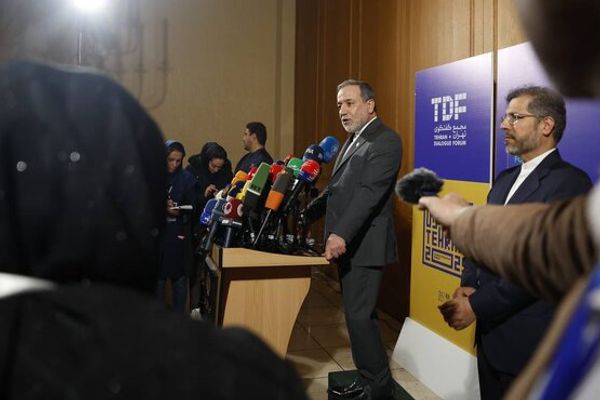 عراقچي وايي د افغانستان او پاکستان په تړاو سیمه ییزه ناسته جوړیږي