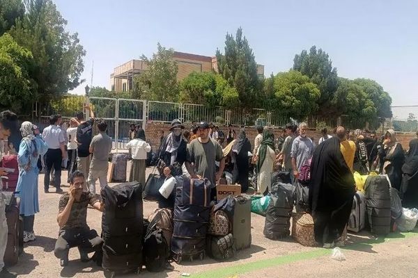 مقام ایرانی: امسال ۹۱۷ هزار افغان از مرز دوغارون اخراج شدند