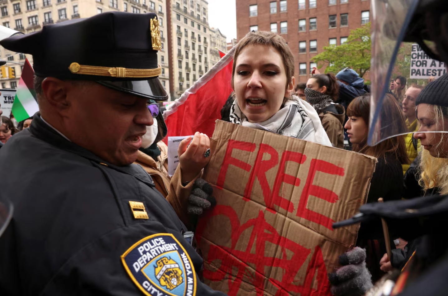 د امریکا په یو پوهنتون کې فلسطین پلوه لاریون کوونکي د پولیسو له خوا نیول شوي