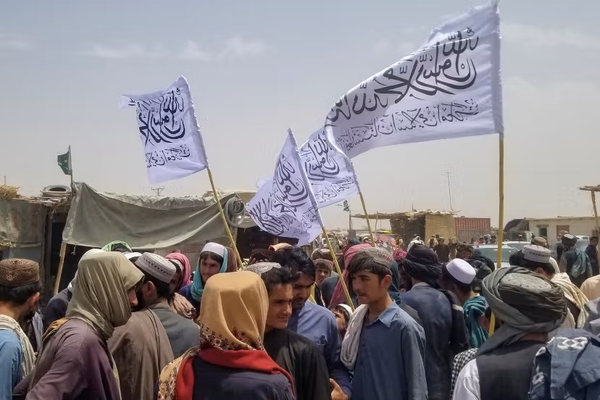 استياء داخل طالبان من تعيينات قائمة على الانتماء القبلي وتركيز السلطة بيد مقربی الزعیم