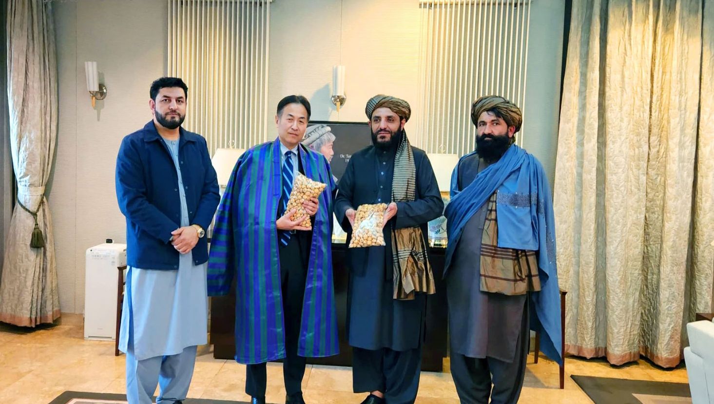 د سوداګرۍ خونې د جاپان له سفيره غوښتي، چې د کانونو او کرنې په برخه کې پانګونه وکړي