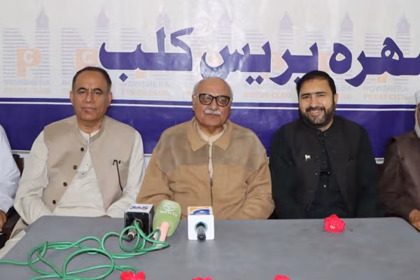 میا افتخار حسین: د طالبانو او پاکستان تر منځ د جګړې دوام د دواړو هېوادونو په زیان دی