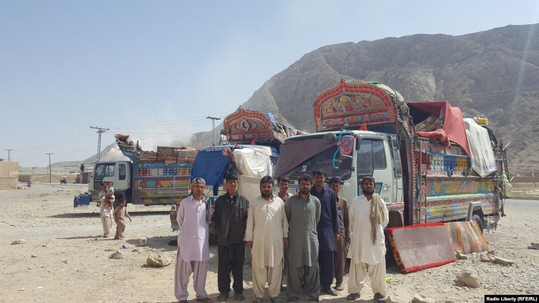 د طالبانو کډوالو وزارت: له ایران او پاکستانه څه باندې ۳۰۰ افغان کډوال راستانه کړل شوي