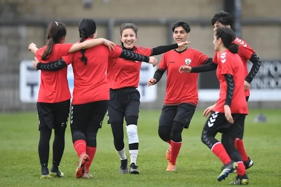 تیم فوتبال زنان افغانستان تیم نمایندگان پارلمان بریتانیا را شکست داد