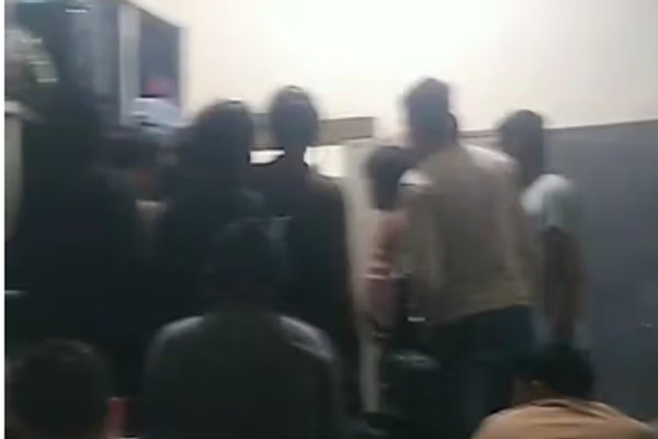 د افغان بندیانو د کورنیو شکایت: عراقي پولیس د افغان بندیانو د خوشې کولو لپاره پیسې غواړي