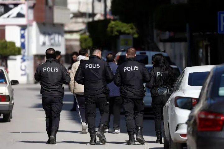 تركيا تعتقل أكثر من 30 ألف مهاجر أفغاني منذ مطلع العام الجاري