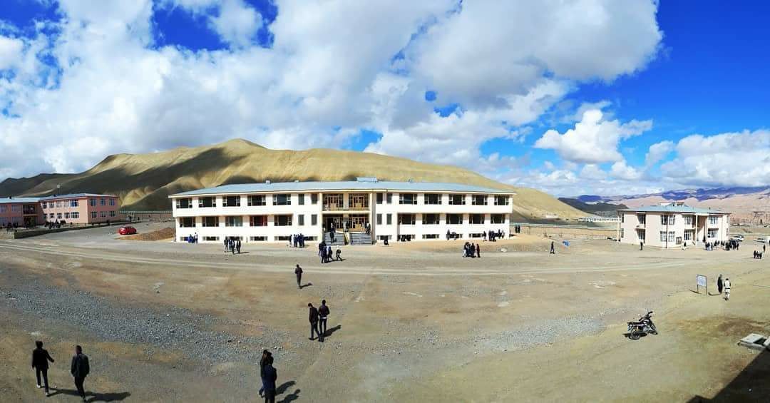 منابع محلی می‌گویند طالبان آموزش فقه جعفری را در دانشگاه بامیان متوقف کرده‌اند