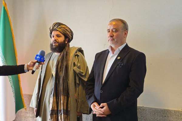 د طالبانو د فراه والي د ایران له سویلي خراسان سره د اقتصادي اړیکو د پراختیا غوښتنه وکړه
