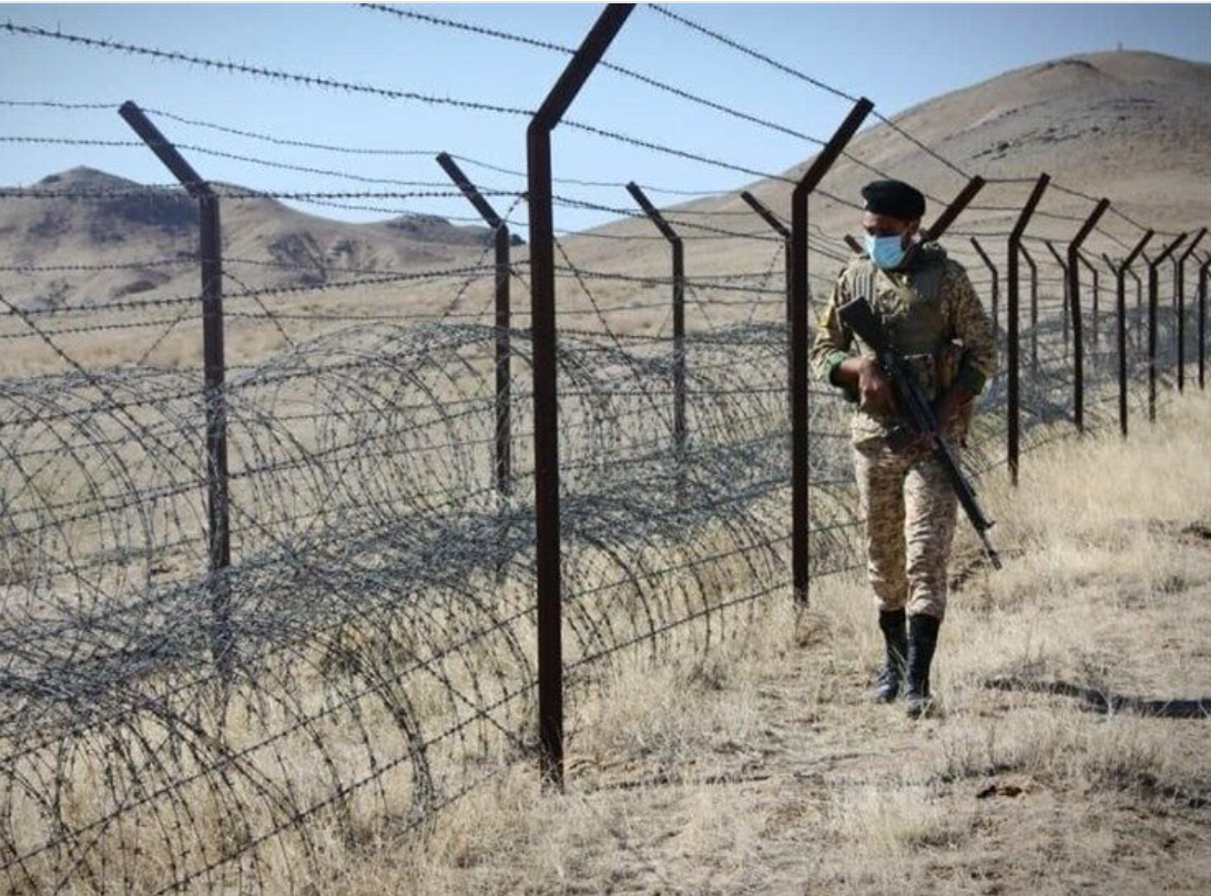 مقام نظامی ایران: مرز افغانستان را با تجهیزات پیشرفته الکترونیک کنترول می‌کنیم
