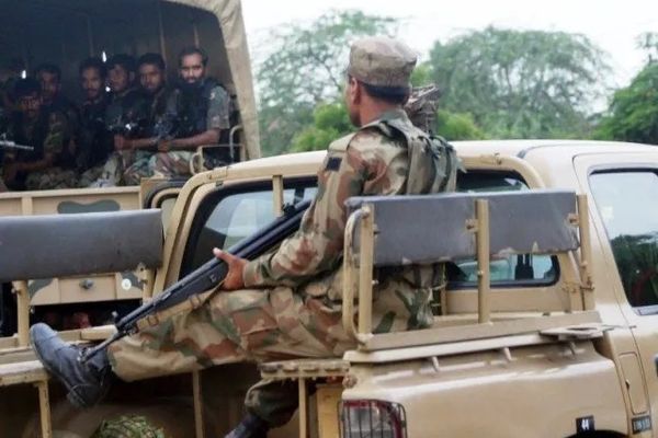 بلوچستان کې په دوو جلا پېښو کې د دوو افغان ښځو په ګډون ۸ کسان وژل شوي او درې نور ټپیان دي