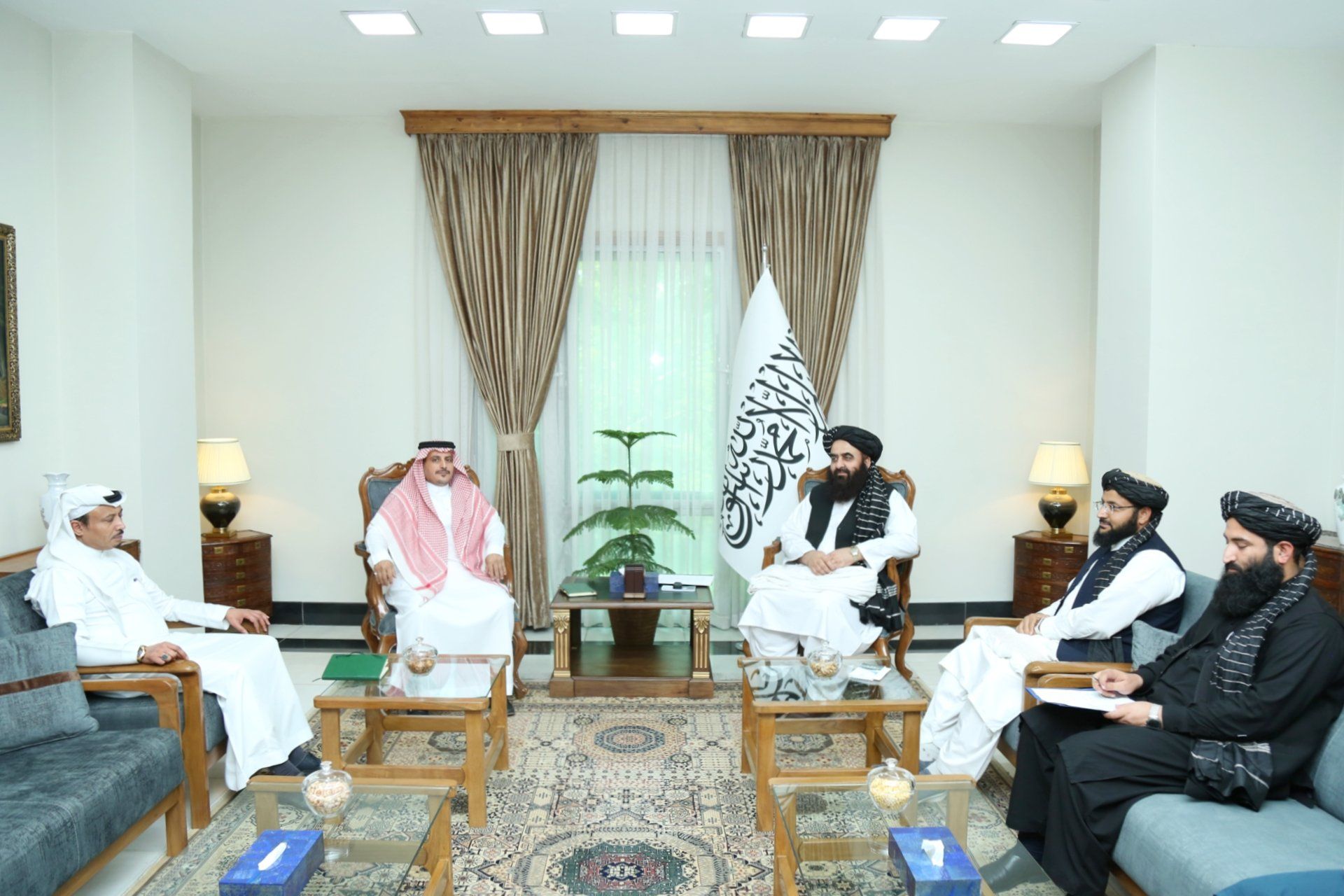 متقی به سفیر عربستان: مسائل جزئی نباید مانع مذاکرات طالبان و پاکستان شود