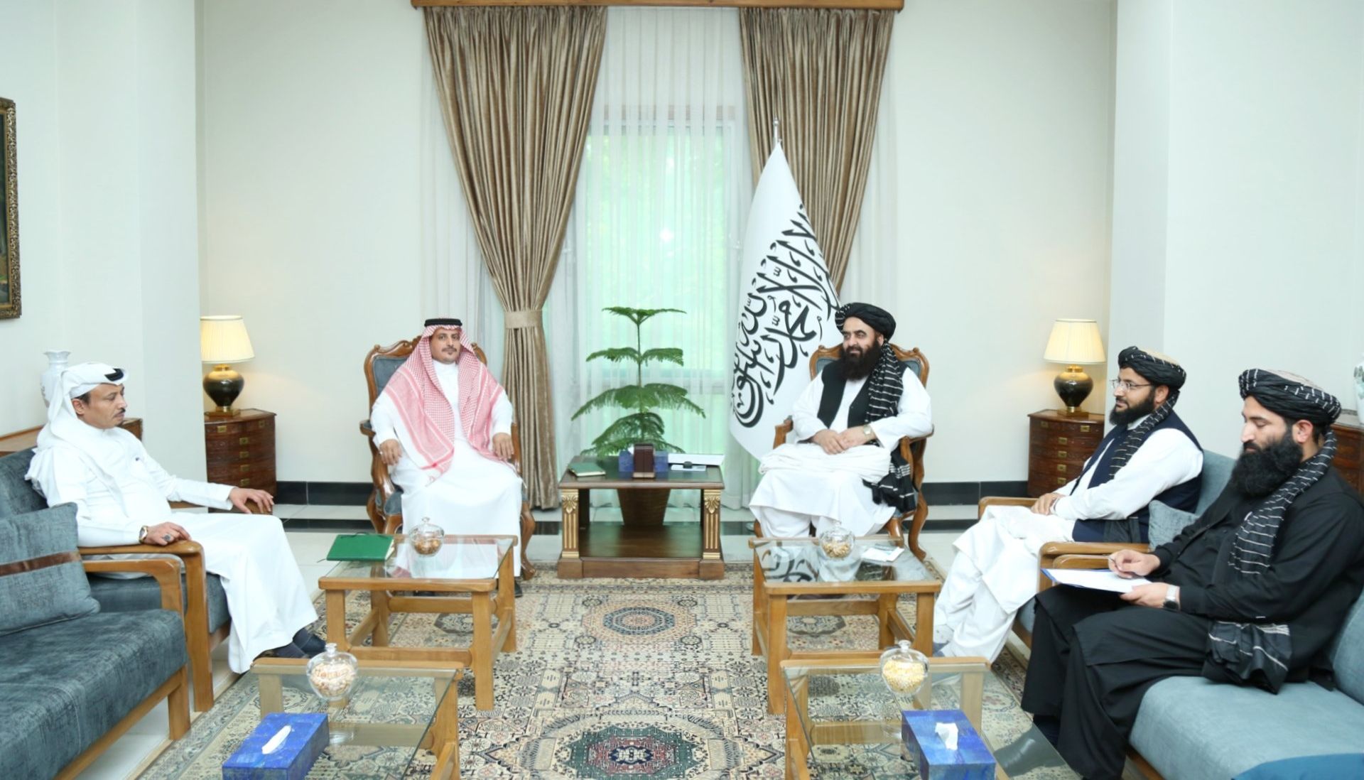 متقی به سفیر عربستان: مسائل جزئی نباید مانع مذاکرات طالبان و پاکستان شود