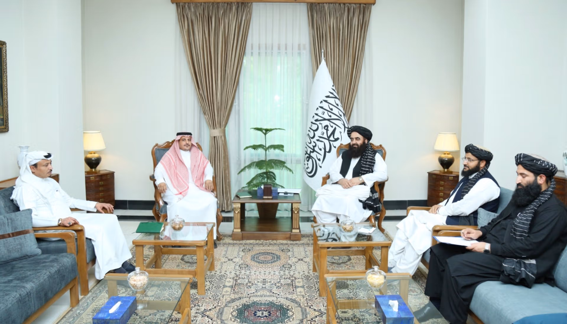 متقی به سفیر عربستان: مسائل جزئی نباید مانع مذاکرات طالبان و پاکستان شود