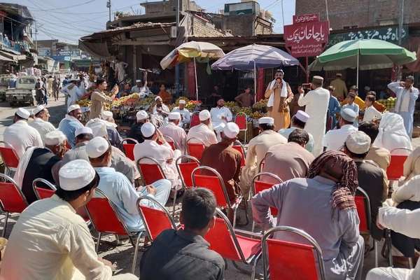 له افغانستان سره د سوداګریزو لارو بندښت؛ د خیبر پښتونخوا قبایلو او سوداګرو لاریون کړی
