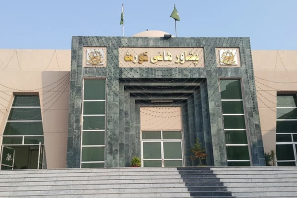 پېښور عالي محکمې د درې افغان کورنیو د خوندیتوب غوښتنې رد کړې