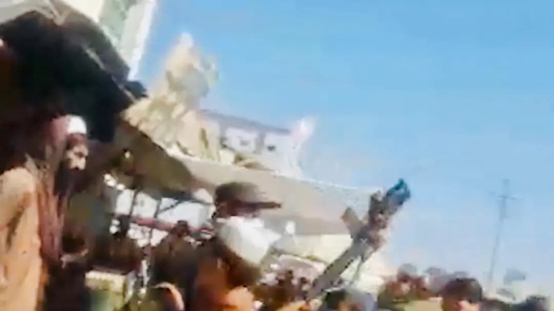 بستن تعدادی از دکان‌ها در هلمند؛ دکان‌داران از فشار طالبان برای پرداخت مالیات شکایت دارند