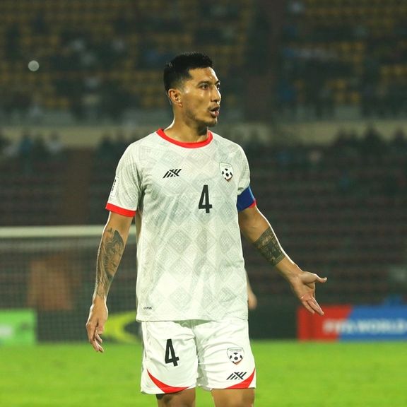 کاپیتان و تنها باز مانده تیم قهرمان افغانستان در جنوب آسیا از فوتبال ملی خدا حافظی کرد