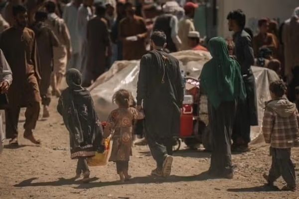 پاکستان و ایران در یک روز حدود ۲۵۰۰ مهاجر افغان را اخراج کردند