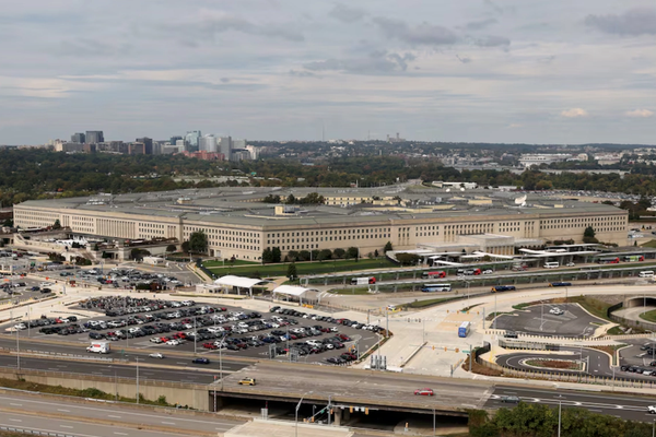 پنټاګون: د نشهیي توکو د قاچاق پر درېیو شکمنو بېړیو بریدونه شوي او ۱۱ کسان پهکې وژل شوي