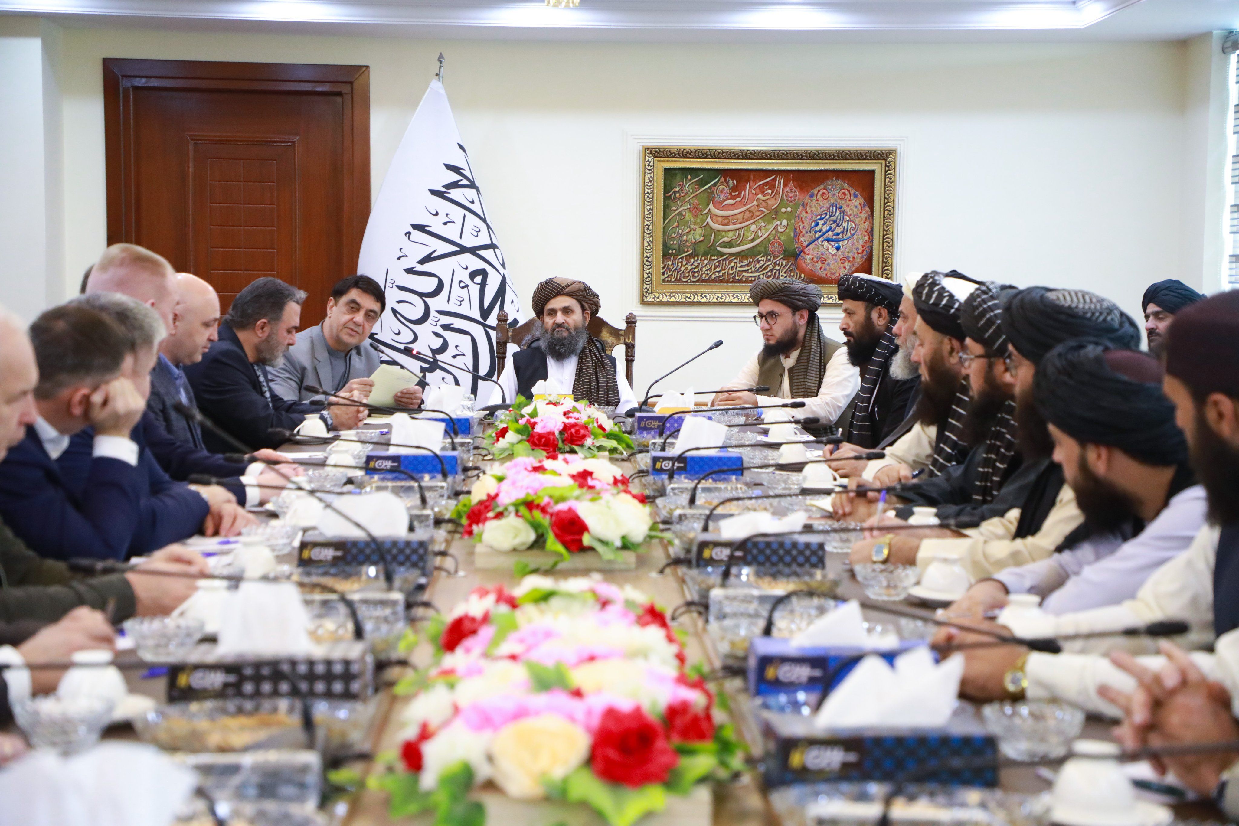 برادر به بازرگانان روسی: از فضای امن افغانستان برای سرمایه‌گذاری استفاده کنید