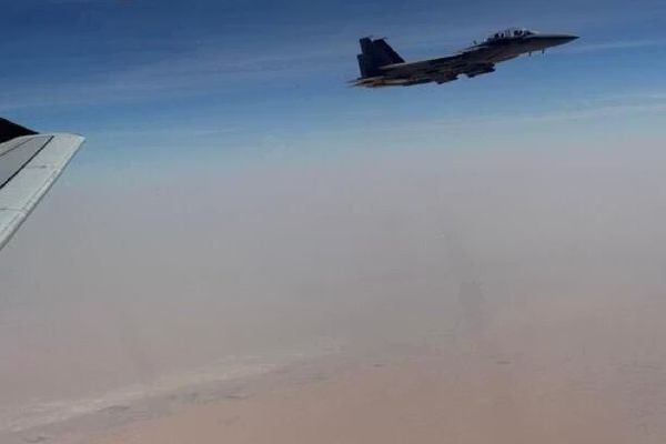 مقاتلات سعودية ترافق طائرة شهباز شريف لدى دخوله أجواء الرياض