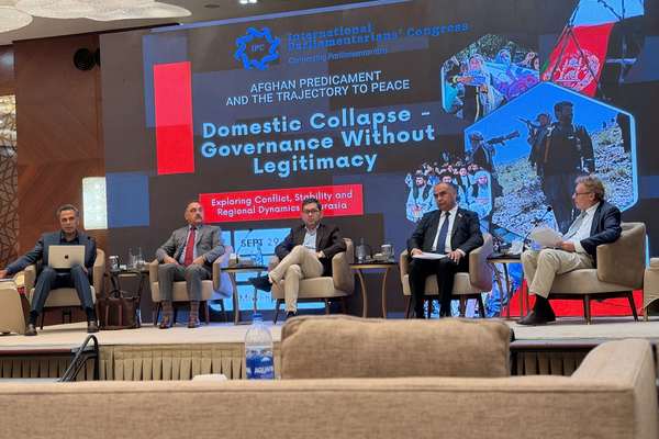 نشست مخالفان طالبان در اسلامآباد درباره بحران افغانستان
