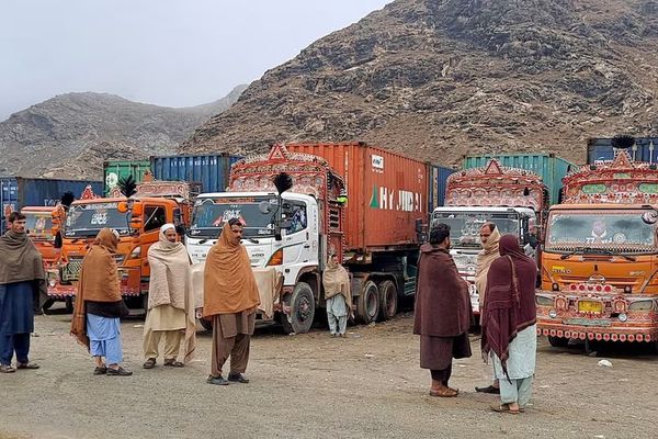 د افغان سوداګرو شاوخوا ۸زره کانټینره په پاکستان کې بند پاتې دي