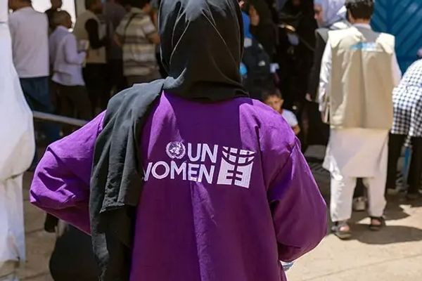 ملګري ملتونه د ښځینه کارکوونکو پر وړاندې د طالبانو د بندیزونو د پای ته رسولو غوښتنه کوي