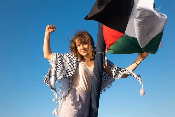 اسرائیل مانع رسیدن کشتی حامل گرتا تونبرگ به غزه میشود