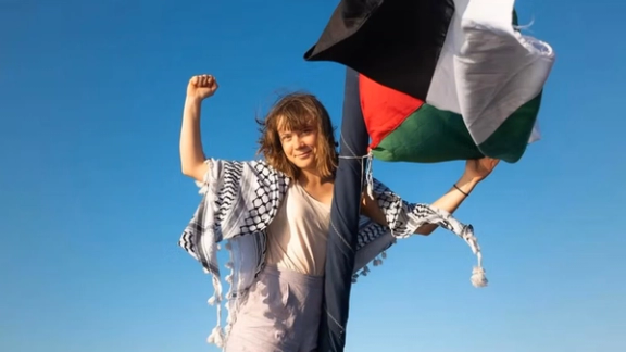 اسرائیل مانع رسیدن کشتی حامل گرتا تونبرگ به غزه میشود