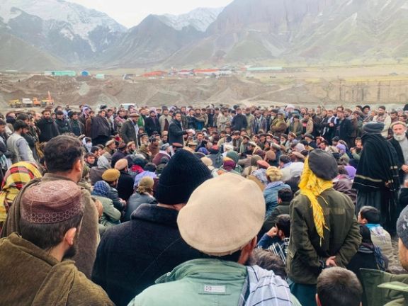 مردم ولسوالی شهر بزرگ بدخشان به استخراج معادن توسط طالبان اعتراض کردند