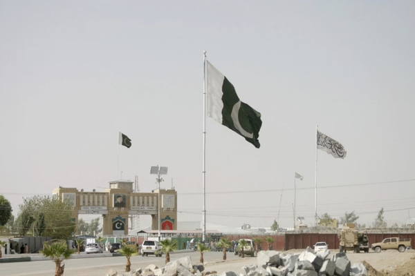 إيكونوميك تايمز: باكستان بدأت حملة ضغط متعددة الجبهات ضد إدارة طالبان