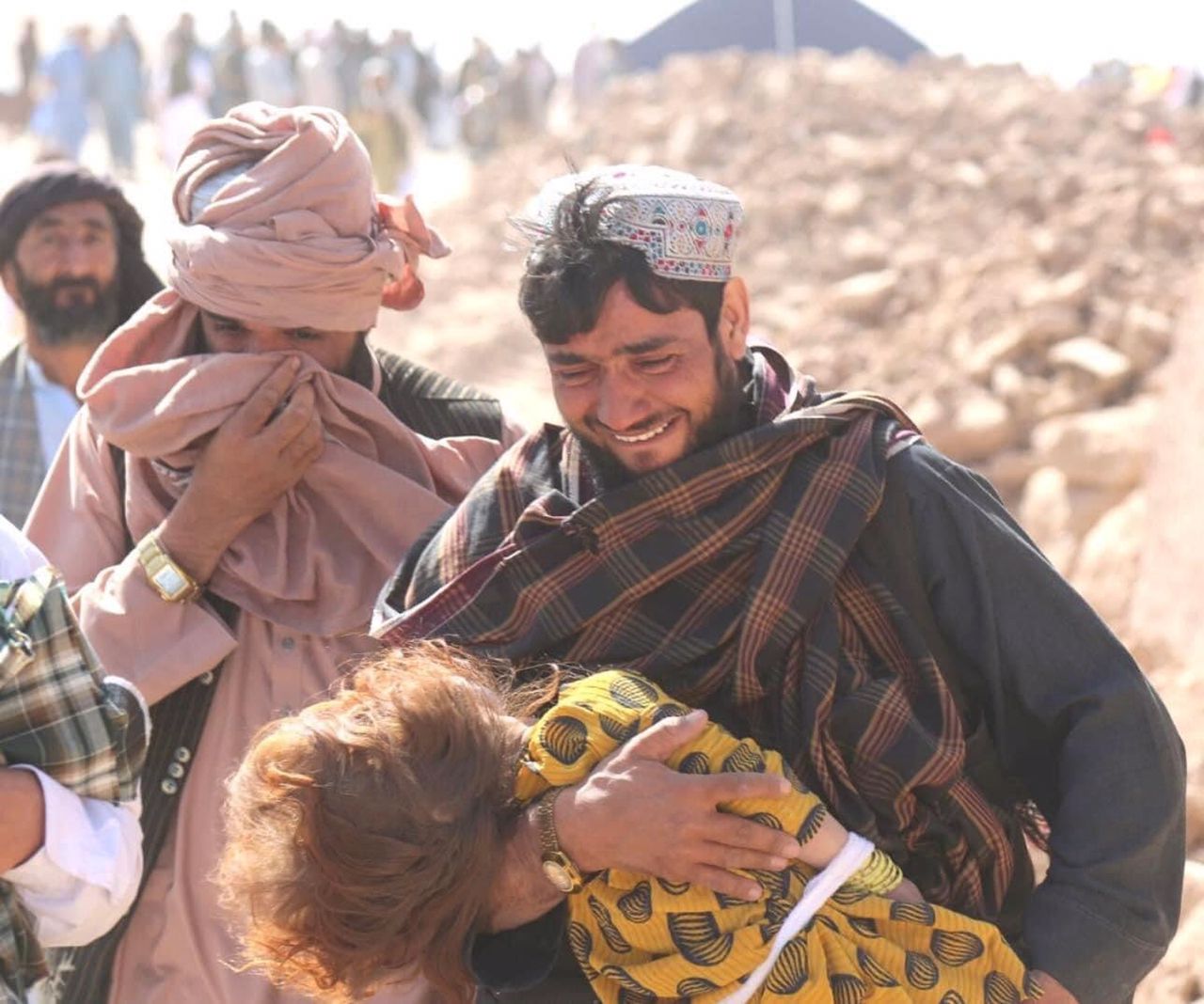 هرات له څو ساعته ځنډ وروسته یو ځل بیا يوې زلزلې ولړزاوه