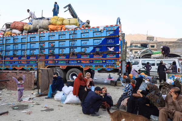 طالبان میگوید پاکستان بیش از ۵ هزار افغان را در دو روز اخراج کرد