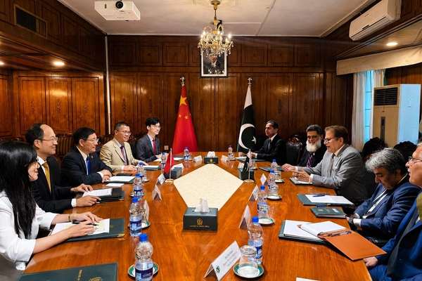 د پاکستان او چین ځانګړي استازي د ترهګریزو ډلو پر وړاندې پر ګډې مبارزې غږېدلي