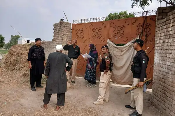 د جبري ستنولو دوام؛ نوښار کې ۷۶ افغانان نیول شوي او تر زرو ډېر افغانستان ته ستانه کړای شوي
