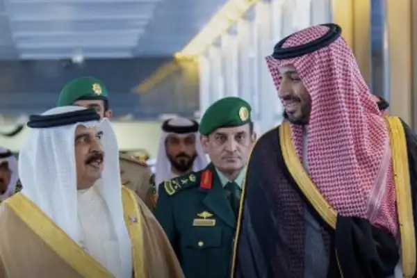 ولیعهد عربستان سعودی و پادشاه بحرین درباره ائتلاف دفاع دریایی گفتوگو کردند