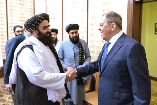 لافروف لمتقي: سنشهد قريبًا النتائج الإيجابية للاعتراف بطالبان