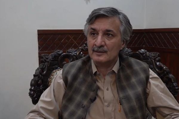 سردار حسین بابک: افغانستان خپلواک هېواد دی او حق لري له هر هېواد سره اړیکې جوړې کړي